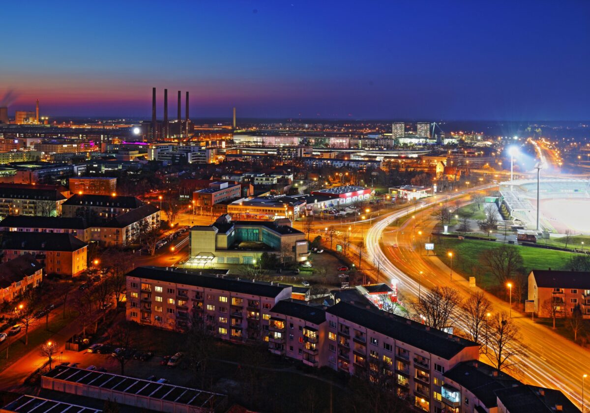 Wolfsburger Industrie- und Innovationsstandort bei Nacht